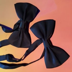 🎄5/$30🎄 - 2 Bowties